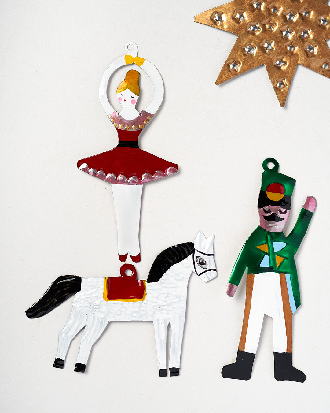 Handmade Tin Decoration - Friendly Showman