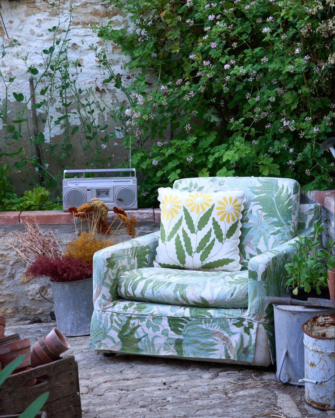 Summer Daisy Yellow -  Otomi hand embroidered
