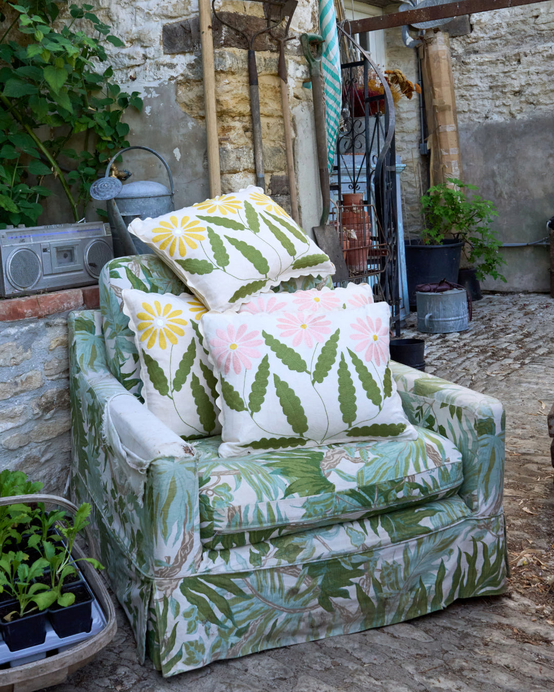 Summer Daisy Yellow -  Otomi hand embroidered